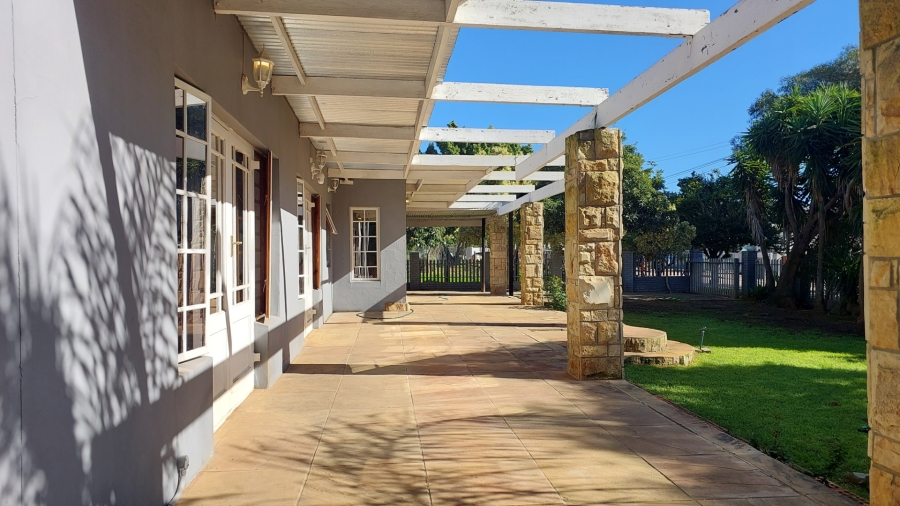 4 Bedroom Property for Sale in Darling Western Cape